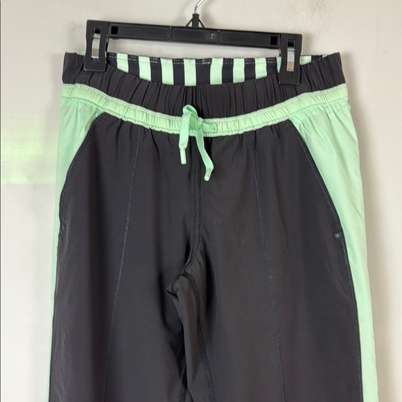 Lululemon Athletica Women's Run Bandit Track Pants Size 4 Mini Hyper Stripe - Picture 3 of 6